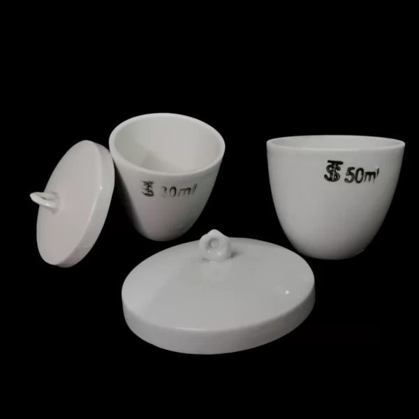 CRUCIBLE , PORCELAIN MEDIUM WALL WITH LID