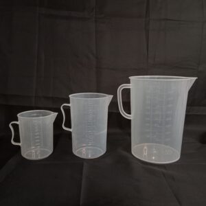 BEAKER PLASTIC WITH HANDLE