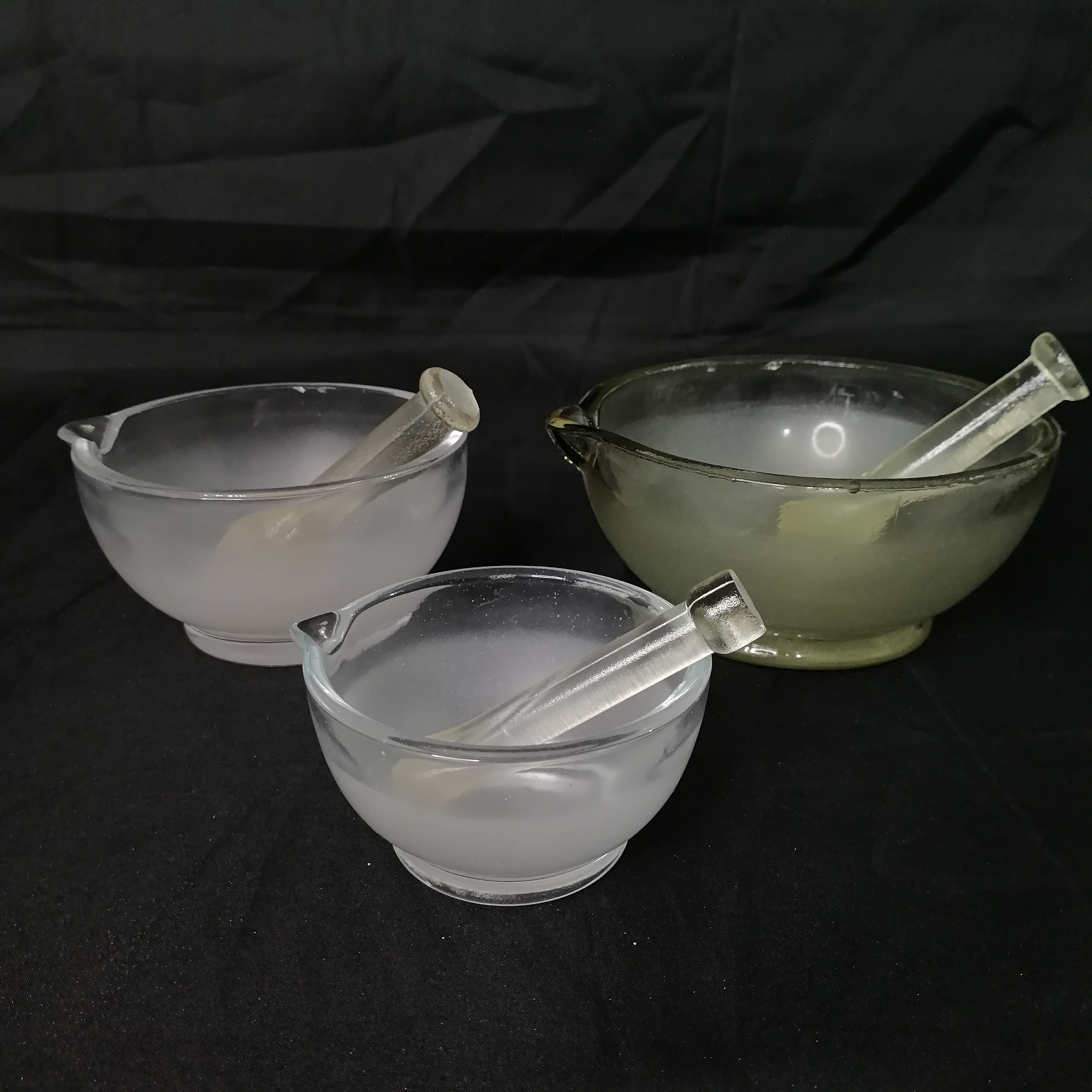 MORTAR AND PESTLE GLASS
