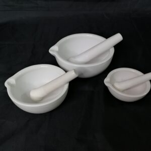 MORTAR AND PESTLE PORCELAIN - Image 3