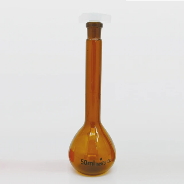 VOLUMETRIC FLASK  WITH PLASTIC STOPPER ( AMBER ) - Image 2
