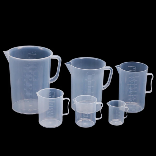 BEAKER PLASTIC WITH HANDLE - Image 3